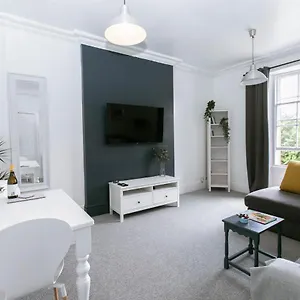 private-city-centre-apt-with-free-parking.cardiffhotelswales.com/